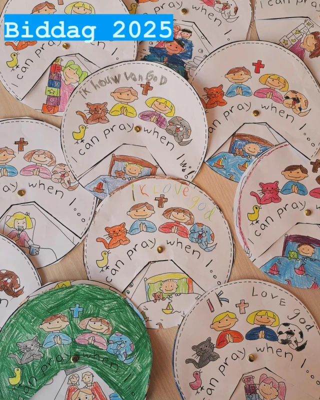 Even een greep uit ons mooie onderwijs op basisschool Rehoboth! Wil je zelf een keer de sfeer komen proeven? Kom dan langs op onze open dag a.s maandag 17 maart tussen 10.00 en 14.00 uur.Welkom!#rehoboth #schoolfruit #maandviering #talentenshow #noorderbasis